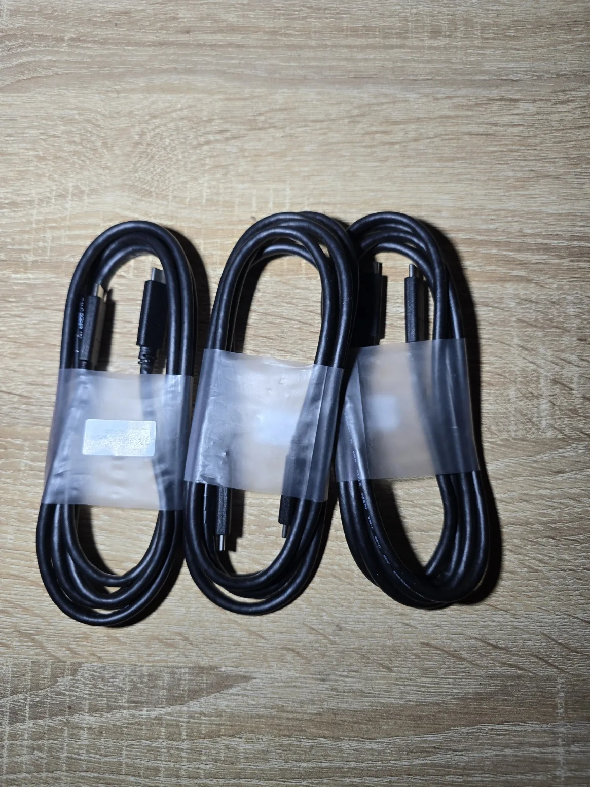 cable Type-C vers Type-C HOTRON E525041  – 1,8 m – 5Gbps 100w 5A Connexion PC vers Écran -